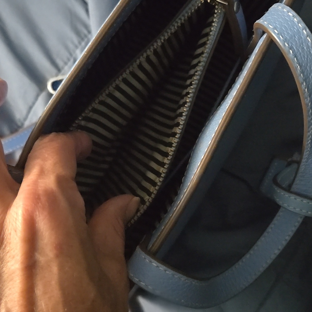 Kate Spade Thompson Street Sam - Picture 5 of 9